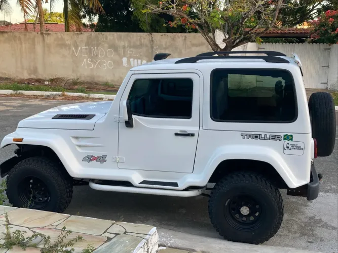 Troller T-4 4X4 2.8 TB Int. Cap. Rígida Diesel 2001