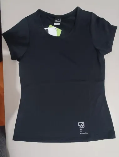 Camiseta Feminina Preta UV 50+ Chiler
