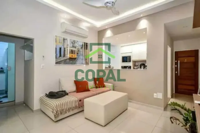 Charme e Conforto: Apartamento de 2 Quartos com Suíte no Edifício Del Palmar, Botafogo