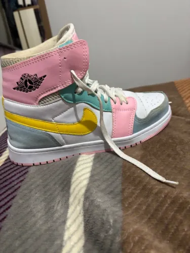 Air Jordan 1 Mid Colorido