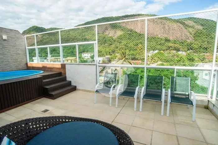 Cobertura dos sonhos com vista deslumbrante para a Serra da Tiririca  Itacoatiara