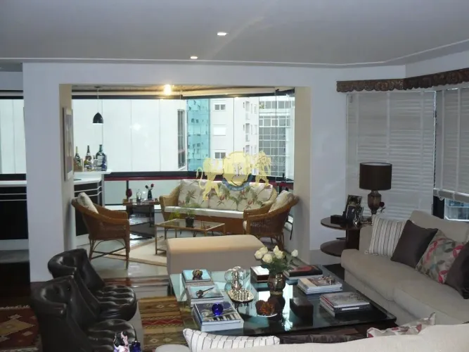 Flat com 4 Quartos à venda, 180m² - Itaim Bibi, São Paulo SP