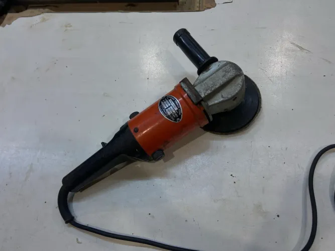 LIXADEIRA MÁQUINA THABOR ACEITO CARTÃO, ENTREGA À COMBINAR