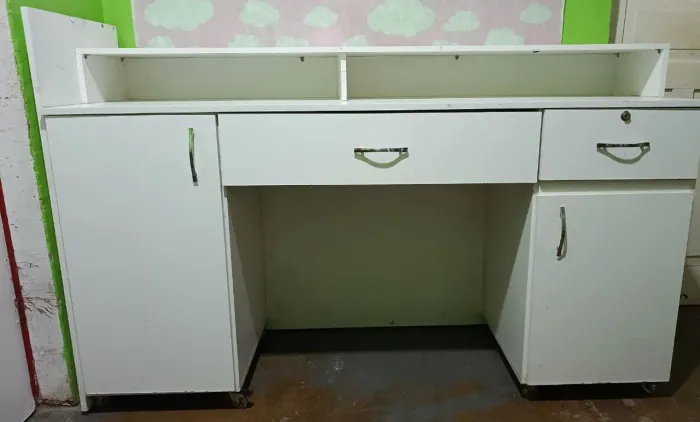 Balcão Branco de Organização