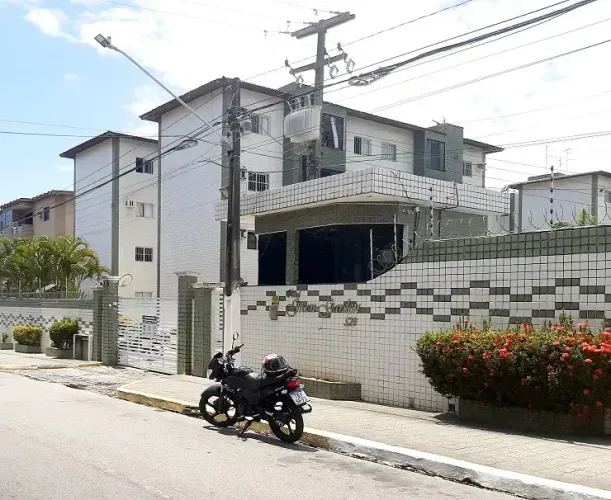 ALUGA-SE - NOVA PARNAMIRIM - COND. FECHADO - 3/4 S/ 1 SUÍTE - SALA C/ VARANDA - GARAGEM CO