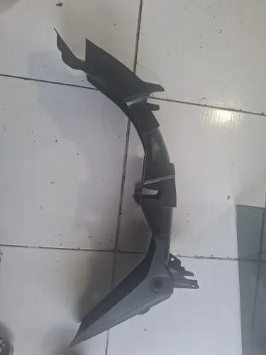 Paralama traseiro Honda CG Titan 150, modelo entre os anos de 2004 e 2008. 