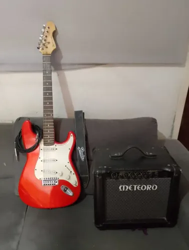 Guitarra Michael mais cubo meteoro