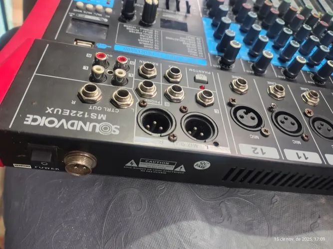 Mil Reais Mesa soundvoicer 12 canais. Ms122 eux 16 efeitos usb Bluetooth . TRoco em menor