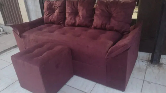 Cor vinho disponível 3 lugar