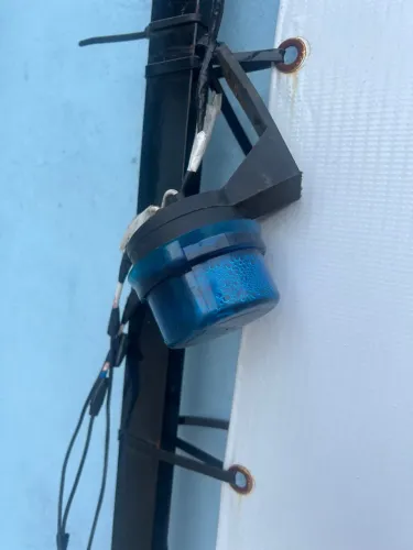 Fachada com banner
