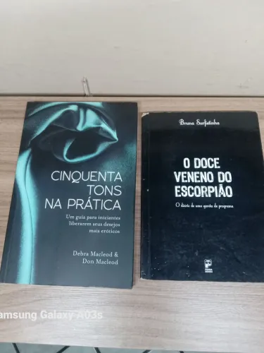 Livro Cinquenta tons na prática e o Doce veneno do escorpiao