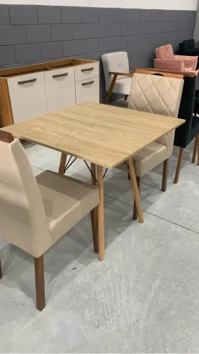 Mesa Eiffel + 2 Cadeiras Mostruário 