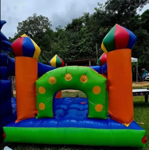Castelinho inflável