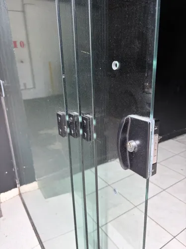 PORTA DE VIDRO 4 FOLHAS 