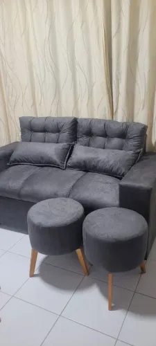 Sofá 3 Lugares Cinza com Puffs