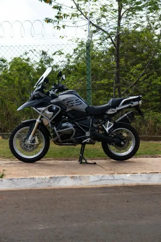 GS 1200R