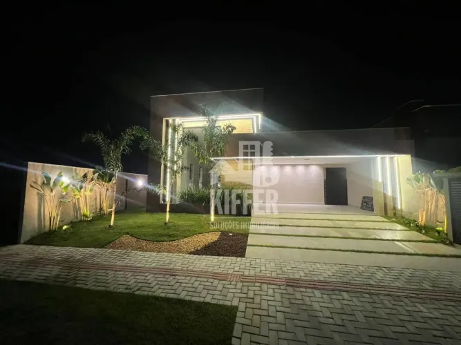 Casa de Alto Padrão com Piscina, Área Gourmet e Suíte com Closet no Condomínio Solaris Ma