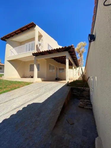 Alugo sobrado em Arniqueiras - 180m², 2 suítes + 1 quarto, vista para Brasília!