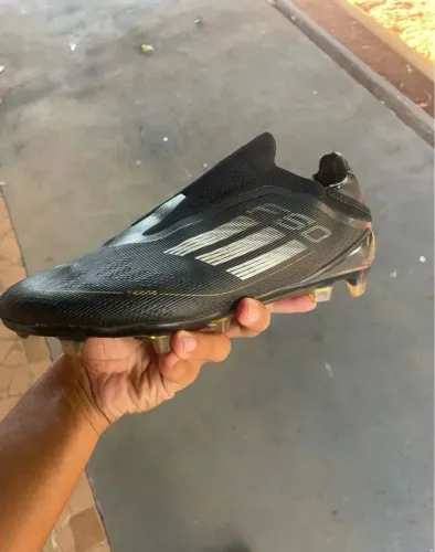 Chuteira Adidas F50