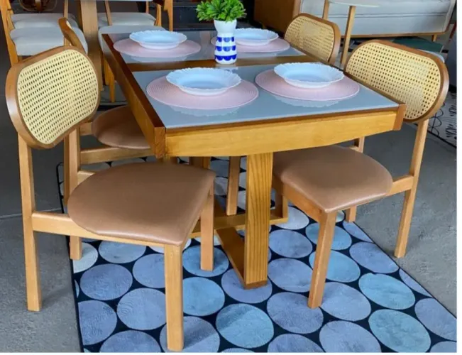 Mesa de jantar Itália com 4 cadeiras prontas entrega 