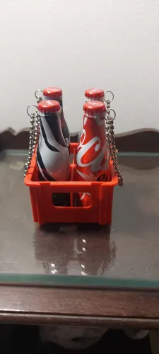 Mini cocas decorada no engradado 