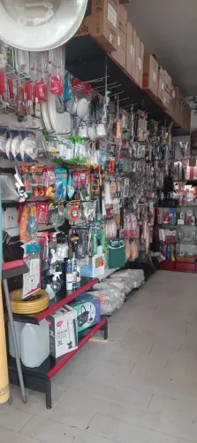Loja de variedades estoque e instalações 