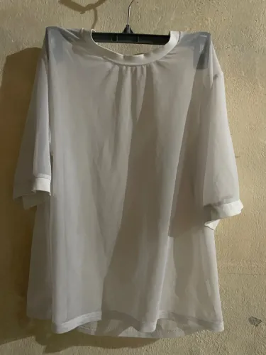 Blusa branca de tule