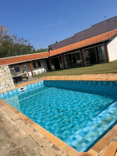 CHACARA E CASA DENTRO DA CIDADE 