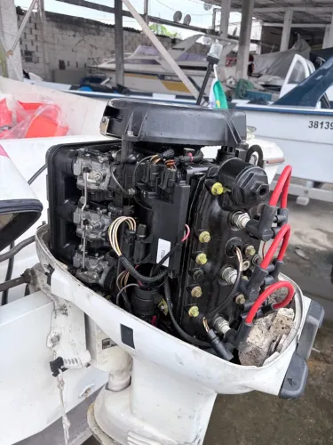 Lancha 16 pés motor 35 hp