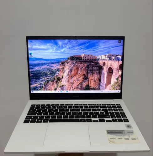 Notebook Samsung Book e30 i3 10 geração, 8gb, Ssd 240gb (Aceito cartão)