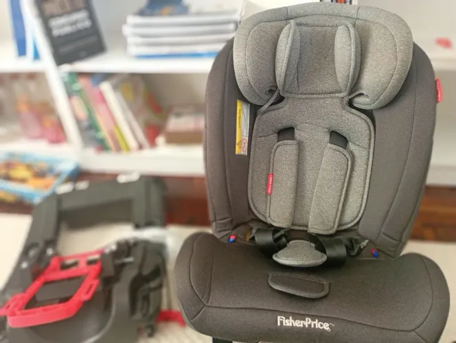 Cadeirinha Fisher Price - Até 36kg com Isofix