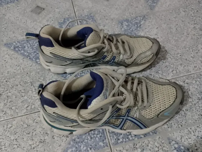 Tênis feminino 37 Asics