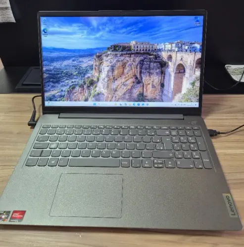 Notebook Lenovo IdeaPad 3 Ryzen 7 | 12GB RAM | SSD 256GB | Windows 11 Pro Usado