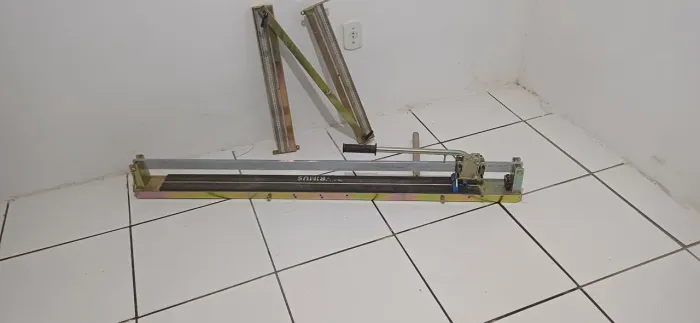Riscadeira trinius 1.25mt em exelente estado corta qualquer tipo de porcelanato