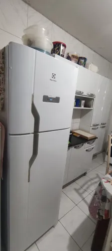 Geladeira Eletrolux 371 litros