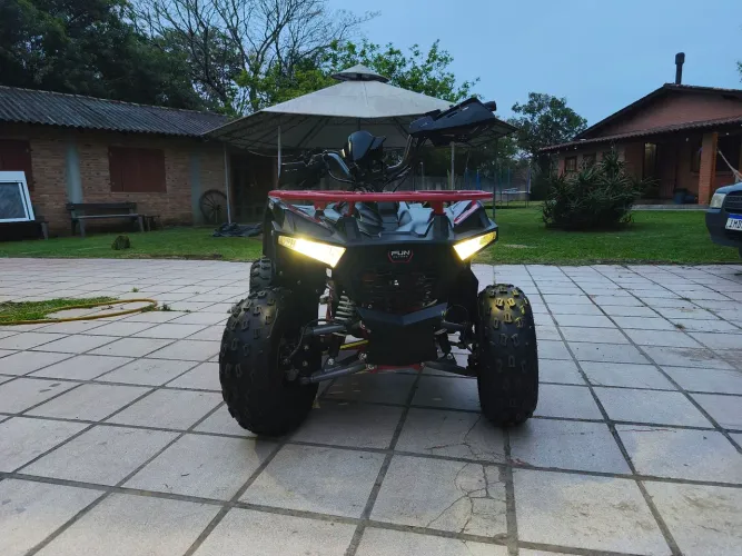Vendo quadriciclo zerado muito novo