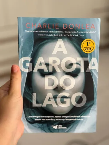 Vendo livro A Garota do Lago