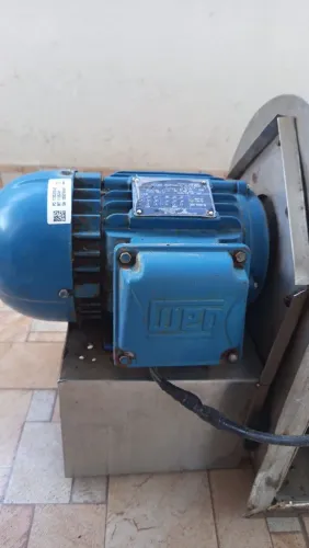 Motor Trifásico WEG (Com coifa)