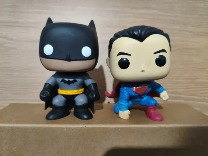 Funko Pop! DC Universe - Batman #01 e Superman #207 (Original / Sem Caixa)