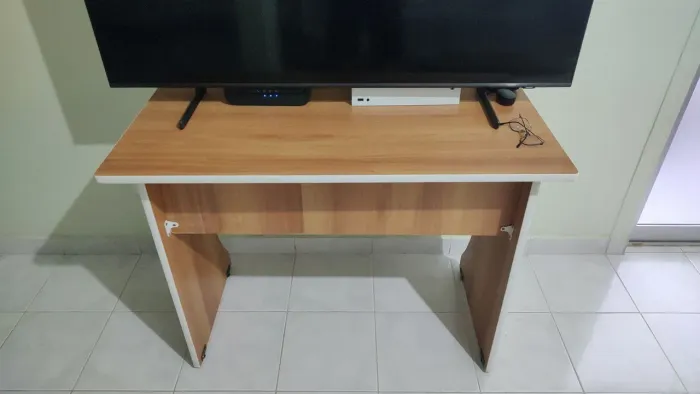 Mesa para TV/ COMPUTADOR 