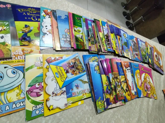 Livros de literatura infantil - Inúmeros exemplares