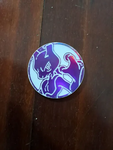 Moeda pokemon colecionável mewtwo