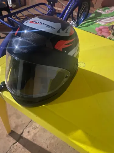Vendo Capacete SAN Marino novo