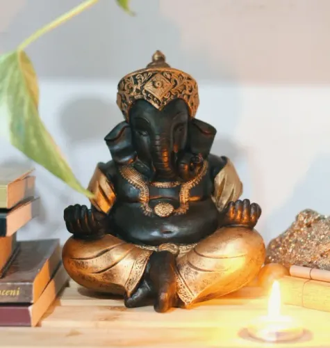 estátua ganesha preto e dourado 20cm