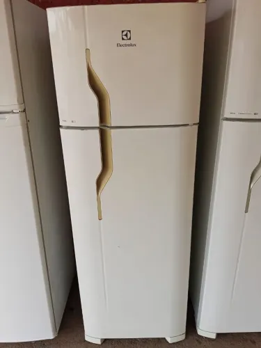 Geladeira Electrolux gelo seco de 260 litros,wattszap *