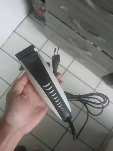 MÁQUINA DE CORTAR CABELO PROFISSIONAL 12 WATTS