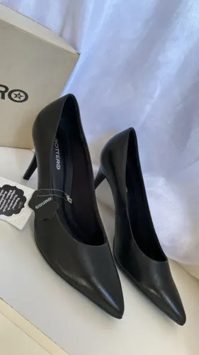 Scarpin Bottero de couro preto