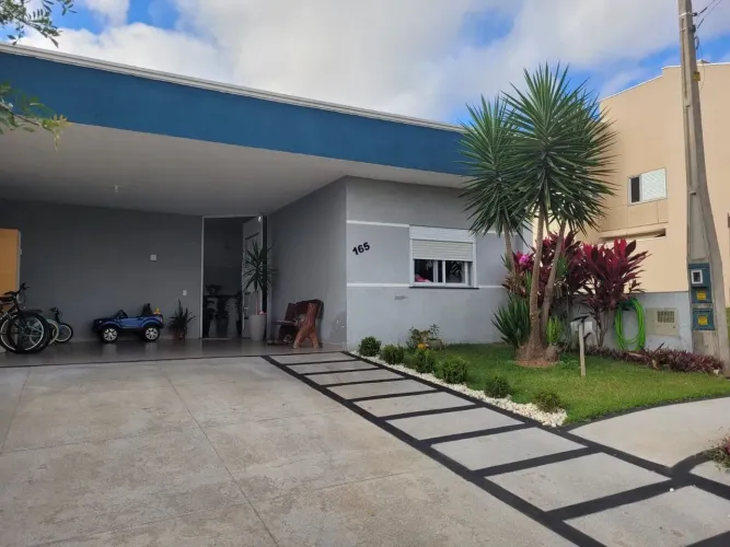 Casa no Condomínio Olívio Franceschini Térrea para venda em Hortolândia - SP
