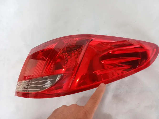 Lanterna Direita Peugeot 408 2012 2013 2014 2015 original 