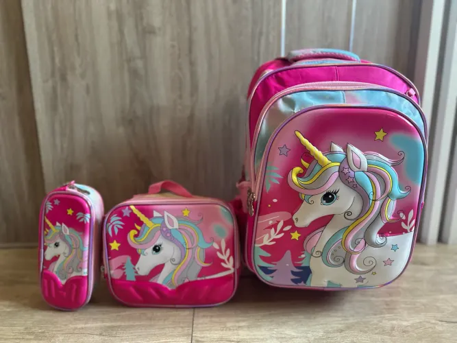 MOCHILA COM RODINHAS UNICÓRNIO ROSA 